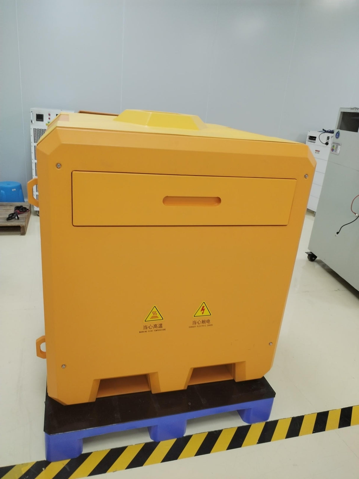 Mobiles Hybrid - Energiespeichersystem ROYPOW PC15KT - E/A - SEV